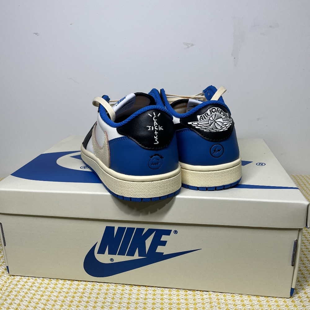 aj1 ts